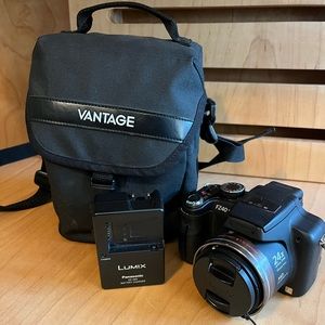 Panasonic LUMIX DMC FZ40 Digital camera and bag